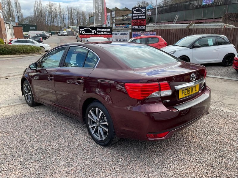View TOYOTA AVENSIS 2.0 D-4D Icon Business Edition Euro 5 4dr