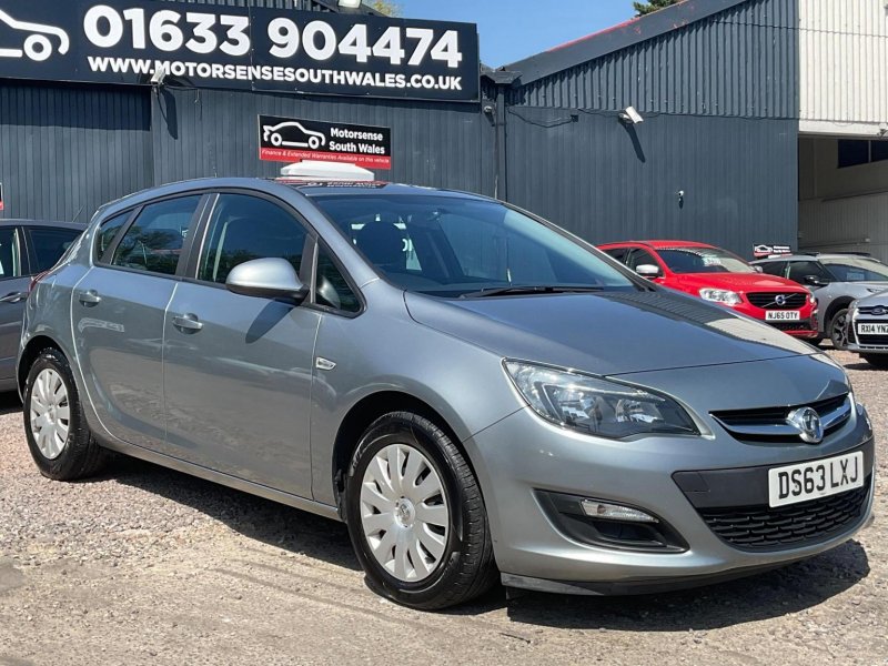 View VAUXHALL ASTRA 1.7 CDTi ecoFLEX Exclusiv Euro 5 (s/s) 5dr