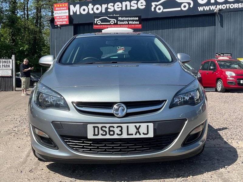 View VAUXHALL ASTRA 1.7 CDTi ecoFLEX Exclusiv Euro 5 (s/s) 5dr
