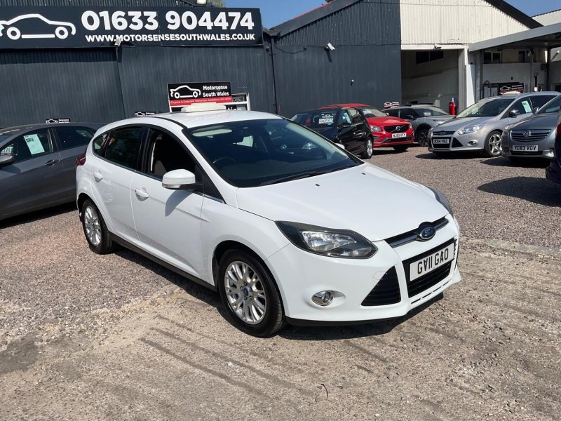 View FORD FOCUS 1.6 Titanium Euro 5 5dr