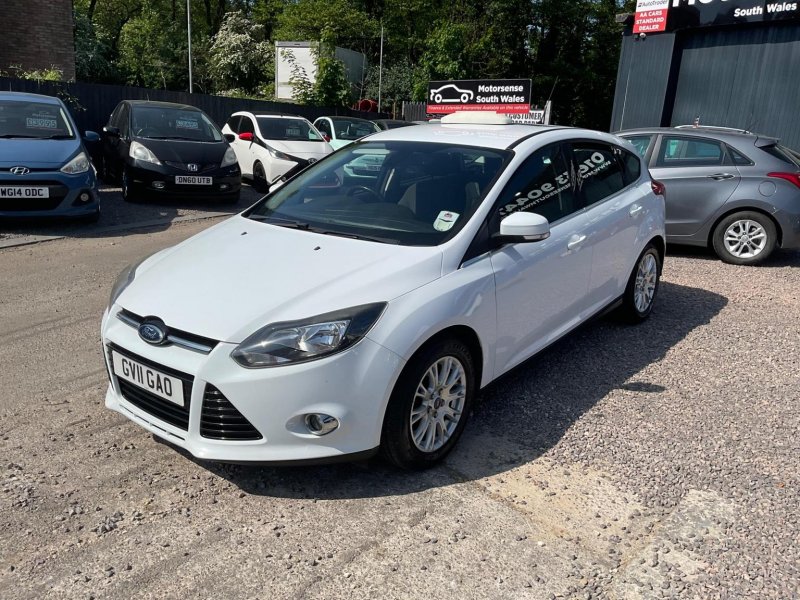 View FORD FOCUS 1.6 Titanium Euro 5 5dr