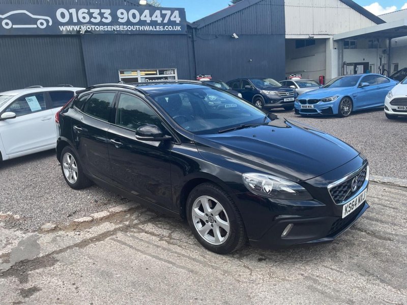 View VOLVO V40 CROSS COUNTRY 2.0 D4 SE Nav Euro 6 (s/s) 5dr