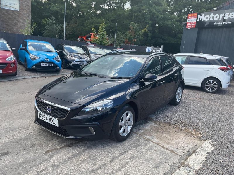 View VOLVO V40 CROSS COUNTRY 2.0 D4 SE Nav Euro 6 (s/s) 5dr