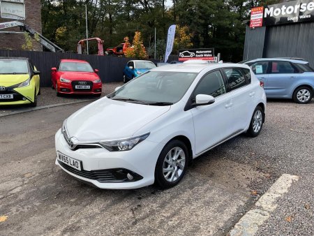 TOYOTA AURIS 1.2 VVT-i Business Edition Euro 6 (s/s) 5dr (Safety Sense)